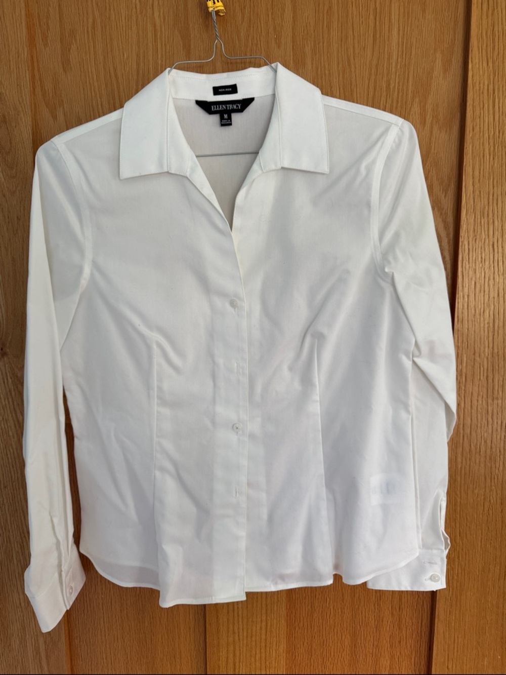 Ellen Tracy White Long-Sleeve Tailored Button Front Blouse